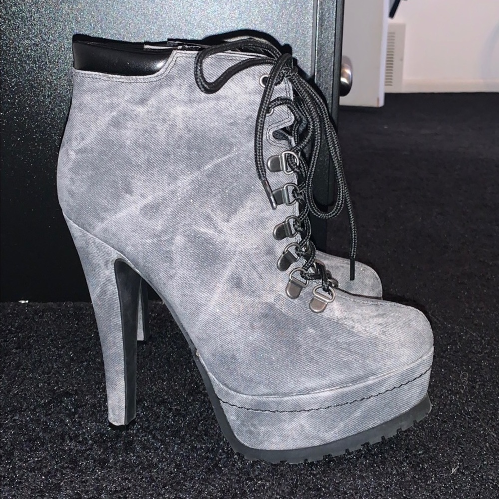 Never worn Grey Tie Heels